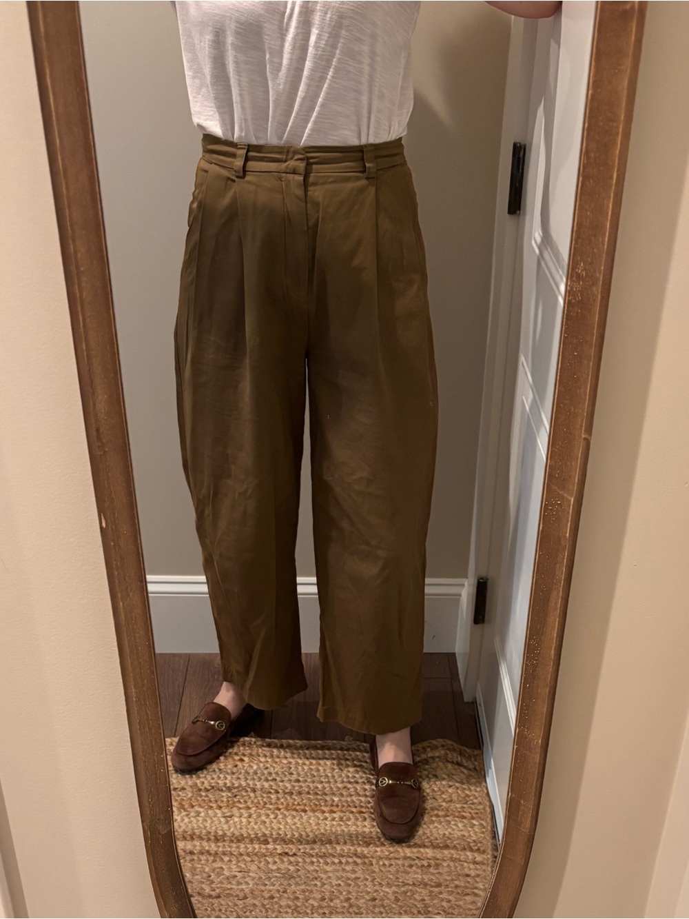 High-Waist Pleated Wide-Leg Pants in Olive Brown